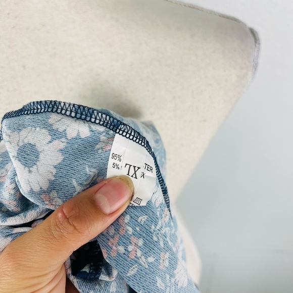 NWOT Blue Floral Long Sleeve V Neck Romper - Picture 5 of 8